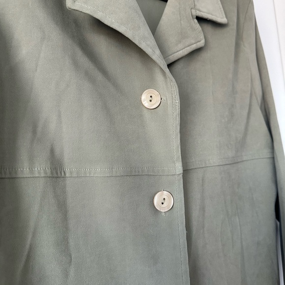 Vintage Green Shacket. Label info is worn off. Fits like a medium IMO - Picture 3 of 4